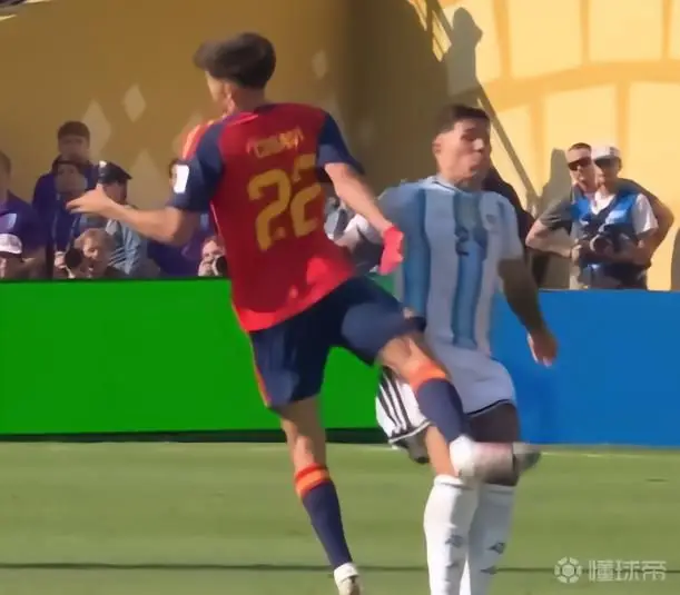 西班牙1-0阿根廷夺得世界杯第二冠,费兰绝杀恩佐染红